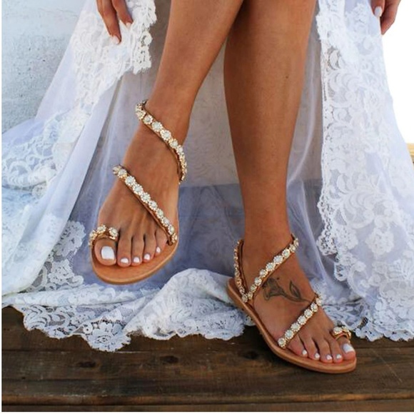 NWT Chic Roman-Inspired Strappy Sandals - Picture 2 of 8